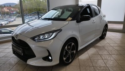 TOYOTA YARIS 1.5 Hybrid Executive VIP e-CVT MAGYAR